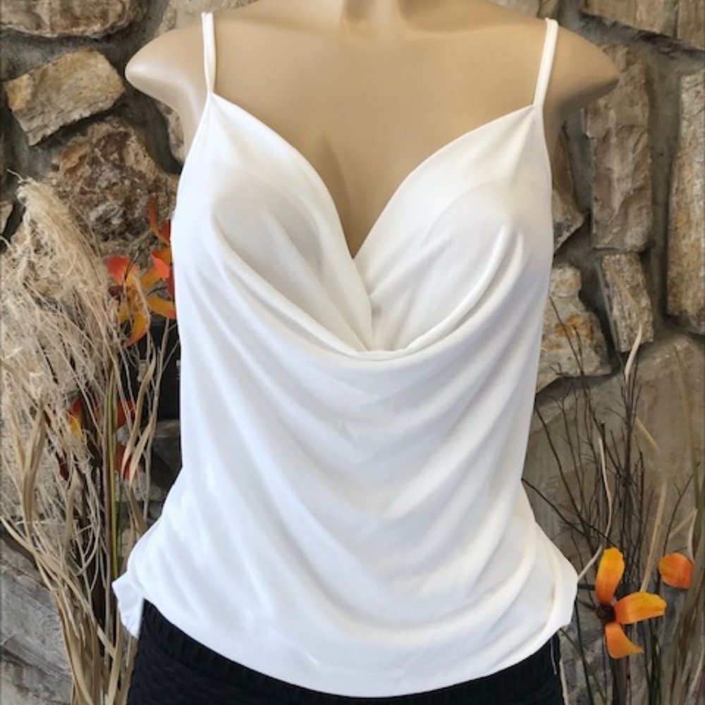 White loose Cleavage Shirt